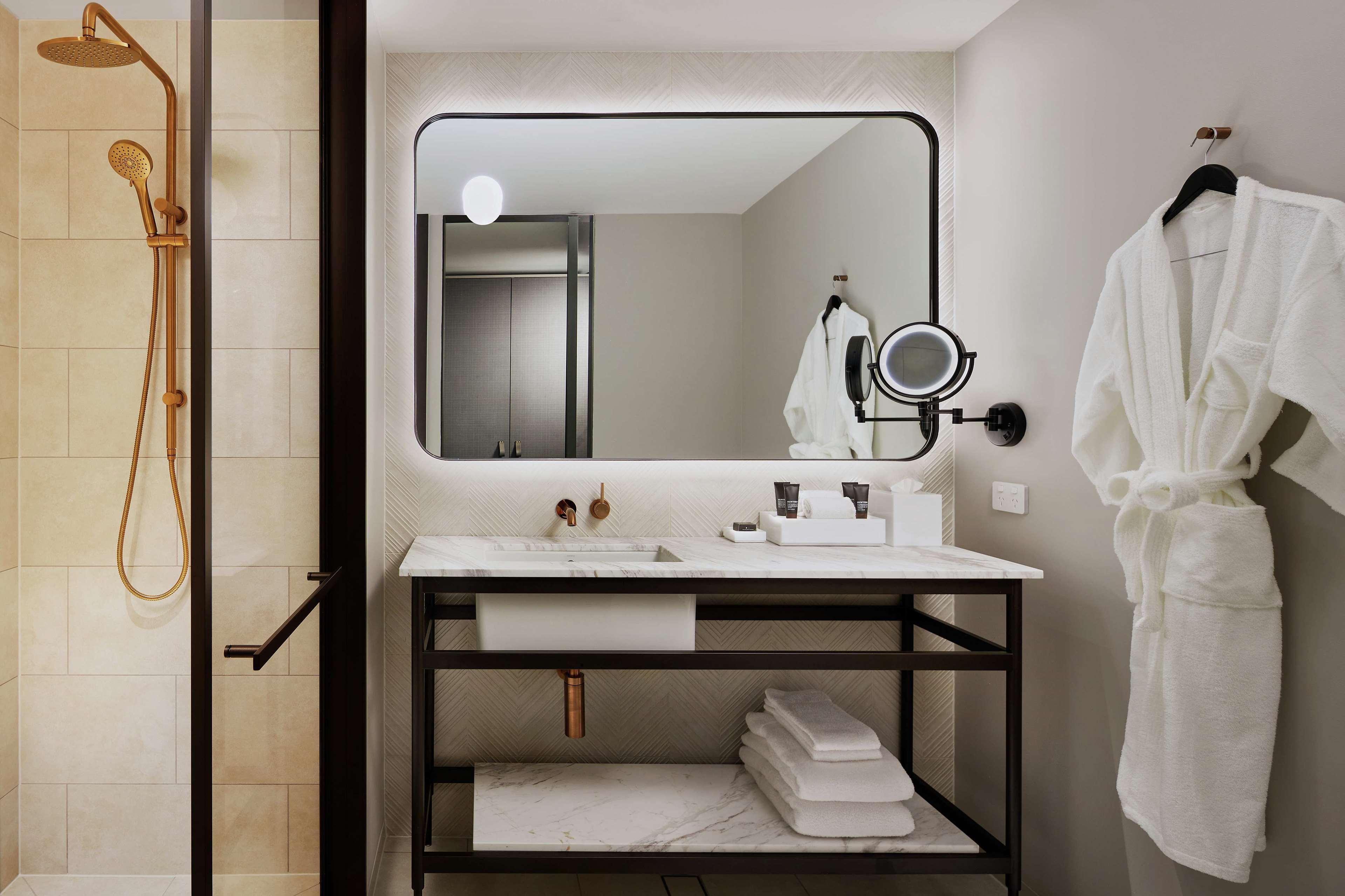 Hilton Melbourne Little Queen Street Exterior foto Bathroom