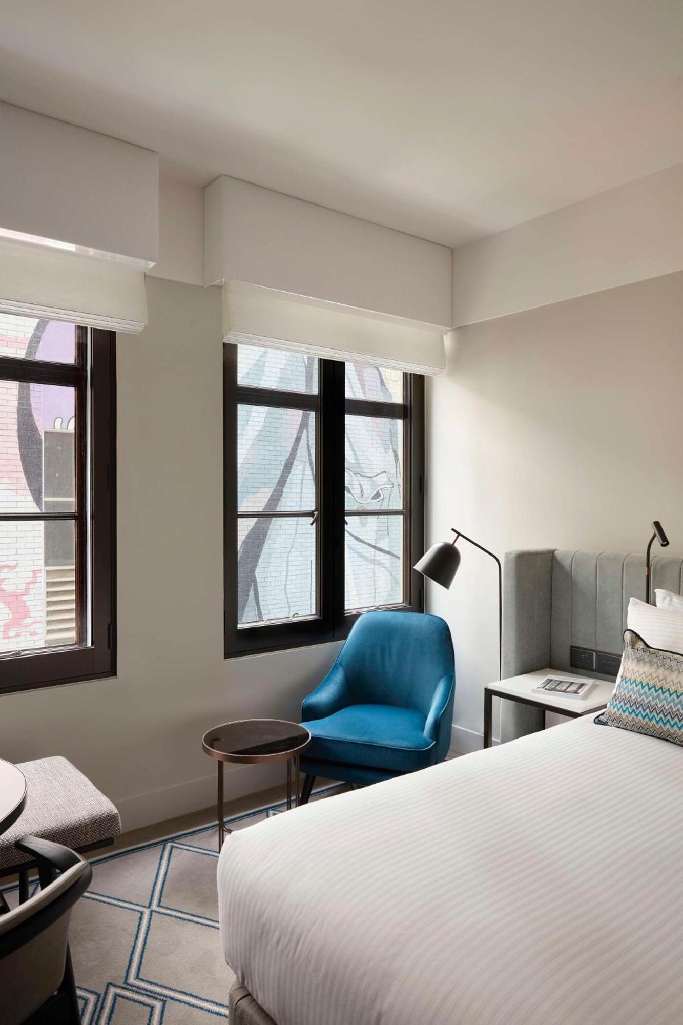 Hilton Melbourne Little Queen Street Exterior foto A guest room at the Hotel 57