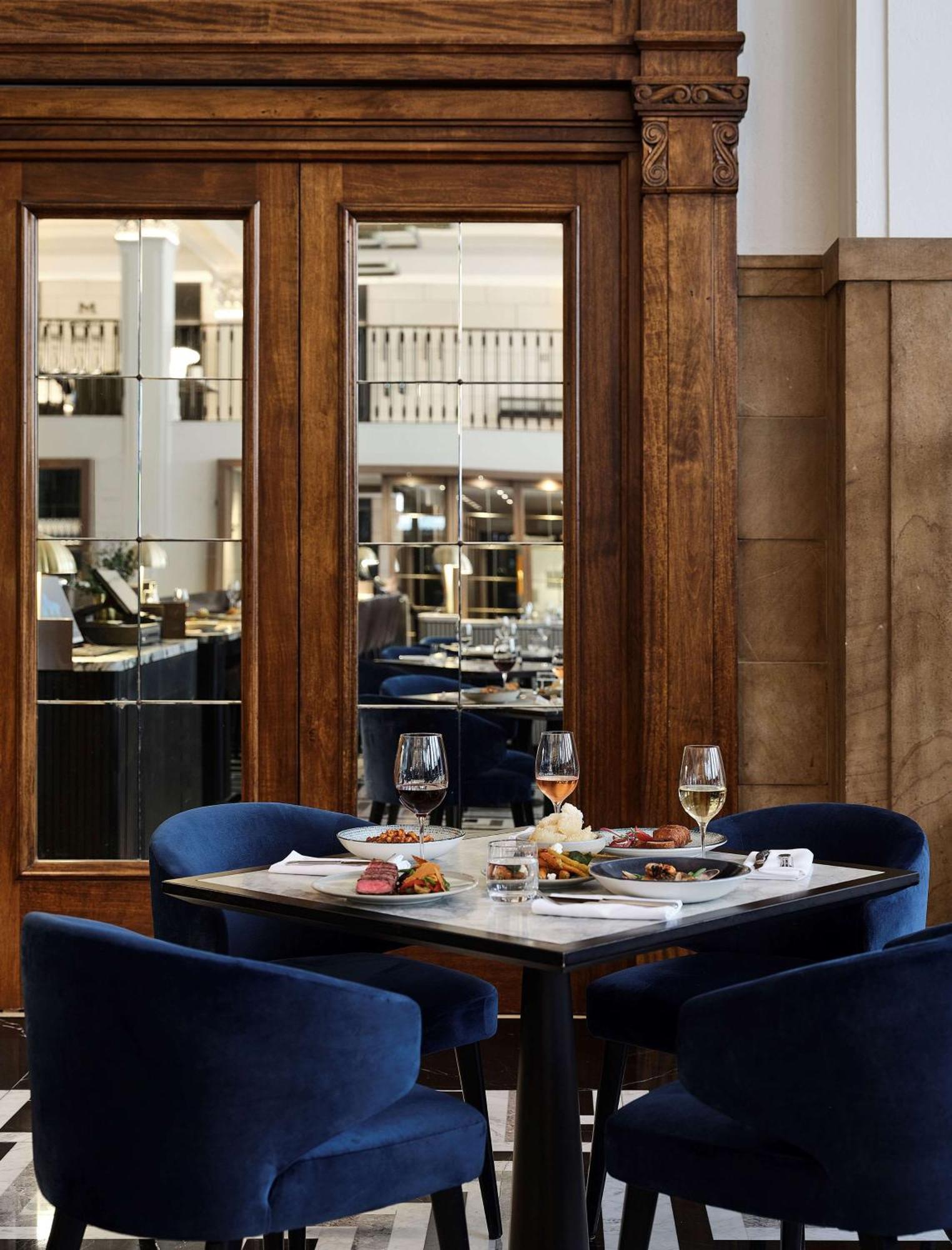 Hilton Melbourne Little Queen Street Exterior foto The restaurant