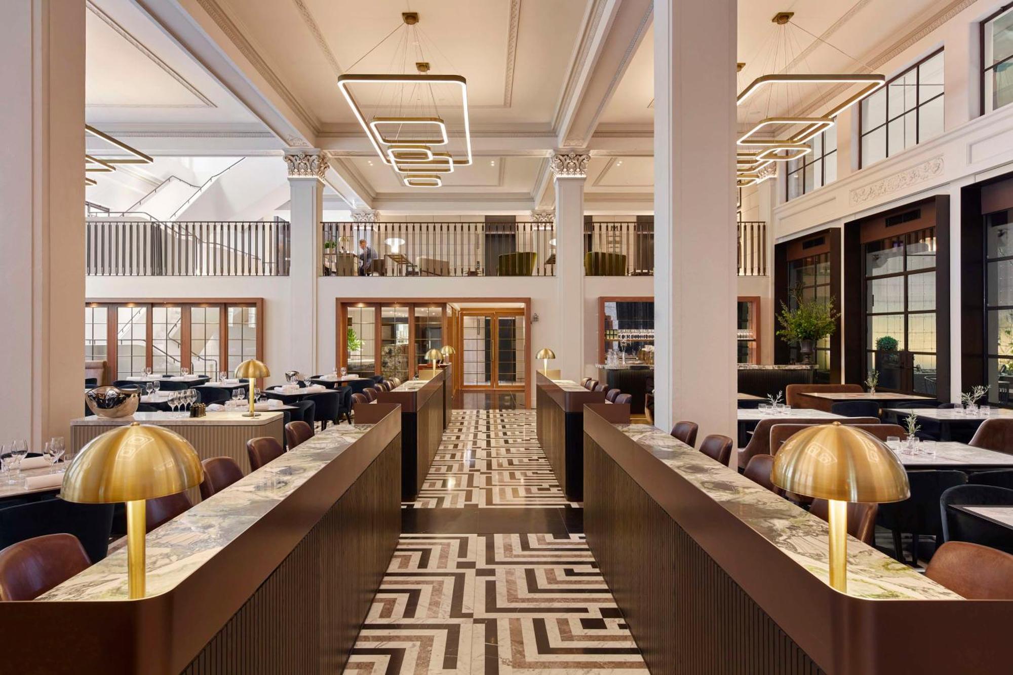 Hilton Melbourne Little Queen Street Exterior foto The interior of the hotel