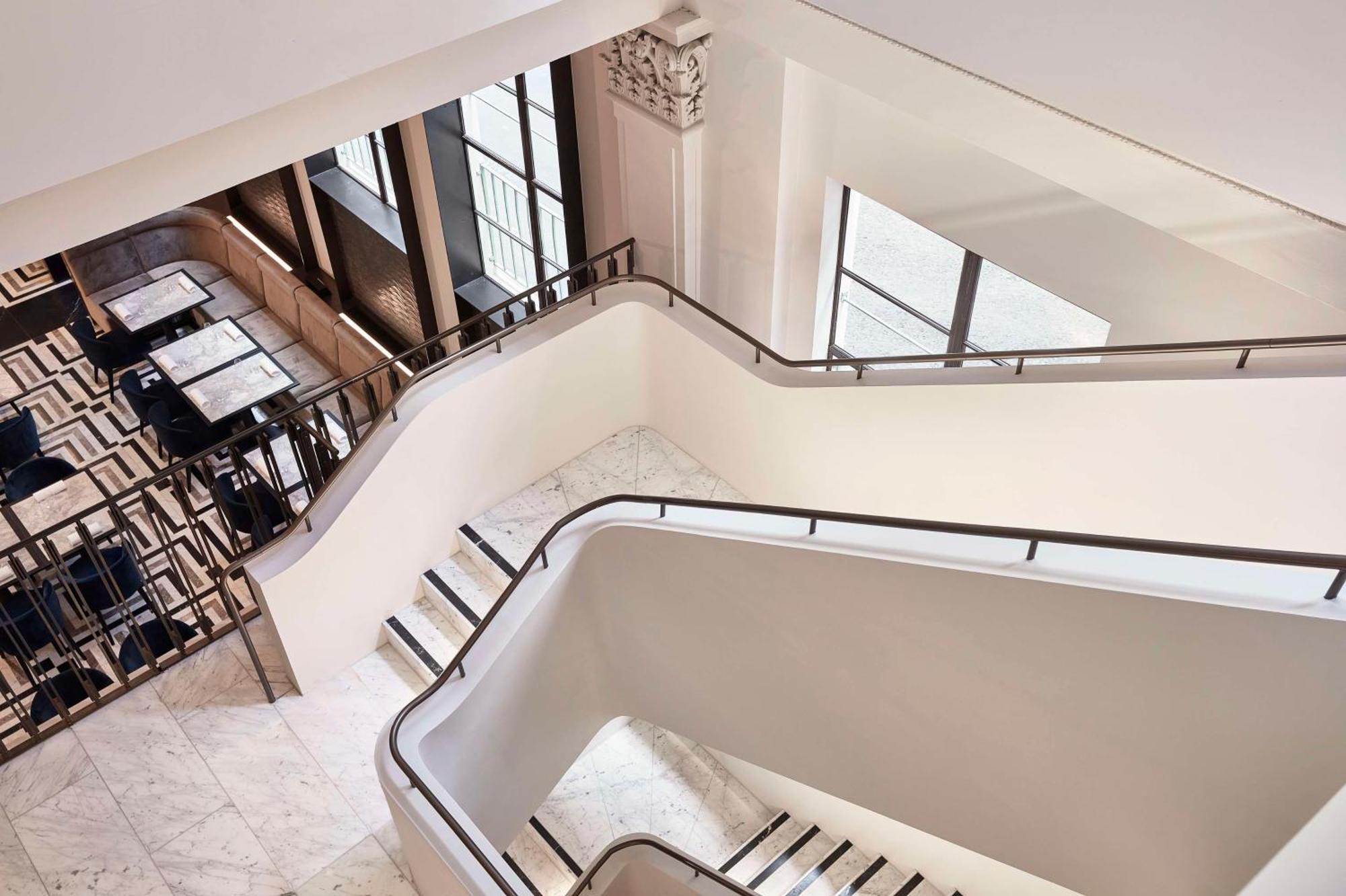 Hilton Melbourne Little Queen Street Exterior foto Staircase